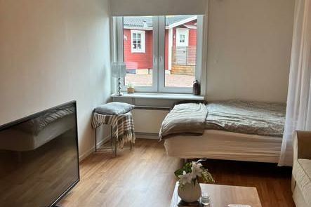 Fräsch etta i Ornäs med parkering