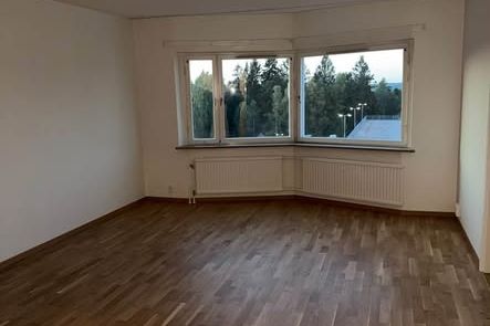 Rymlig 3:a på 75 kvm i Visättra